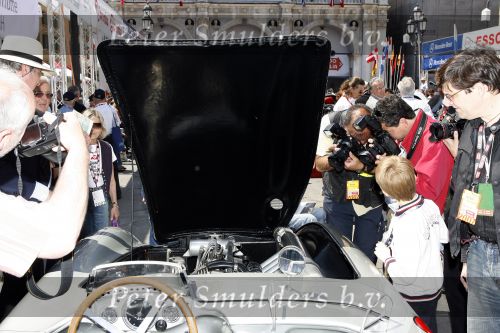 Brescia 17 mei 2007
Start van de 80e mille miglia. State of art is daar een van de sponsors.  Mercedes 300 slr. In deze wagen heeft Stirling Moss het snelste de mille miglia gereden