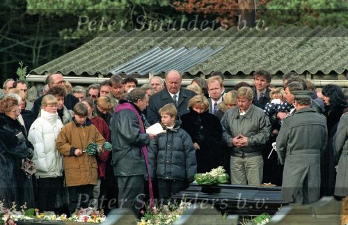 Belgie, 10 Januari 1995
Mieke Zangeres haar man Hugo wordt begraven