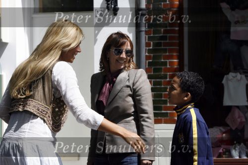 Amsterdam 19 mei 2007
Nada v Nie komt Estelle Gullit tegen op de cornelis schuytsraat.