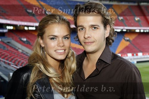 Amsterdam 15 mei 2007
Presentatie dvd voetbalvrouwen in de amsterdam arena. Nicolette v Dam en Mark Sloof