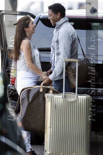 Schiphol 20 juni 2007
Rossana Lima zwanger brengt haar vriend Patrick Kluivert naar Schiphol. Patrick gng naar Dubai voor een voetvolley tournooi.