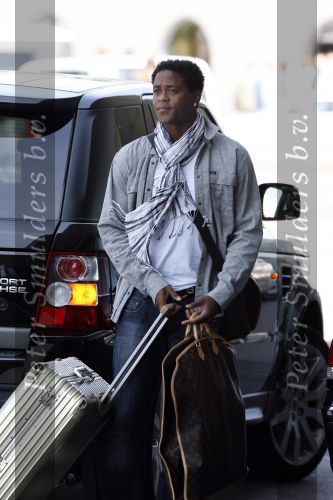 Schiphol 20 juni 2007
Rossana Lima zwanger brengt haar vriend Patrick Kluivert naar Schiphol. Patrick gng naar Dubai voor een voetvolley tournooi.