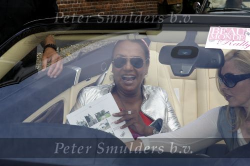 Vlijmen en Loon op Zand 18 juni 2007
Cabrio Rally van Beau monde . Patty Brard in bentley cabrio