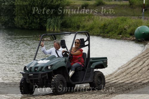 Loon op zande 18 juni 2007
Patty Brard en Gerard Rond in open wagentje .