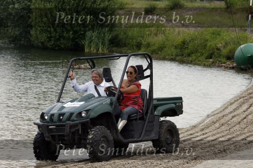 Loon op zande 18 juni 2007
Patty Brard en Gerard Rond in open wagentje .