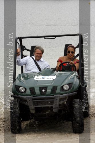 Loon op zande 18 juni 2007
Patty Brard en Gerard Rond in open wagentje .
