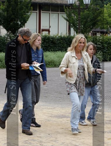 Kaatsheuvel 16 juni 2007
Paul Rosemuller met vrouw en kinderen in de efteling.