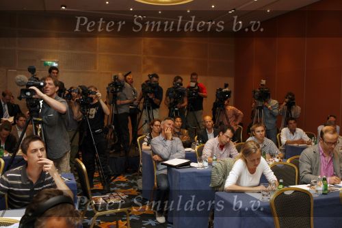 Amsterdam 7 juni 2007
De ouders van de ontvoerde Madeleine Mc Cann geven persconferentie in het Hilton. Gerry en Kate Mc Cann zijn op doorreis in Europa om overal aandacht te krijgen voor de ontvoering.