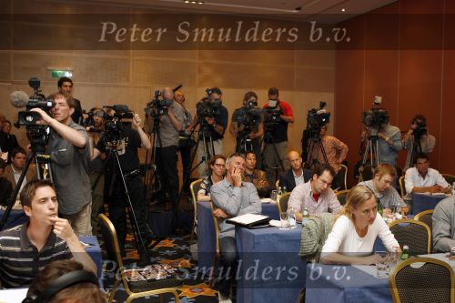 Amsterdam 7 juni 2007
De ouders van de ontvoerde Madeleine Mc Cann geven persconferentie in het Hilton. Gerry en Kate Mc Cann zijn op doorreis in Europa om overal aandacht te krijgen voor de ontvoering. pers