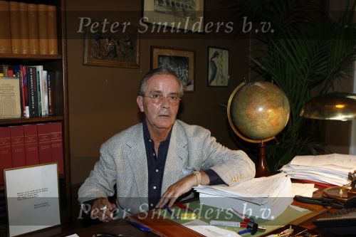 Utrecht 23 mei 2007
Advocaat Piet Doedens met sigaret op zijn kantoor.