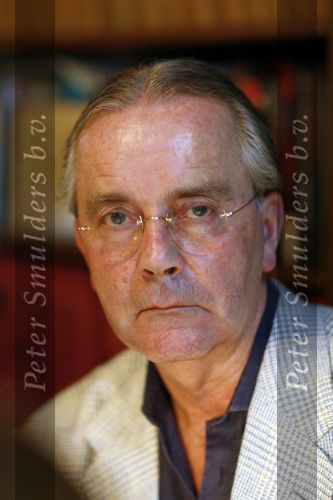Utrecht 23 mei 2007
Advocaat Piet Doedens met sigaret op zijn kantoor.