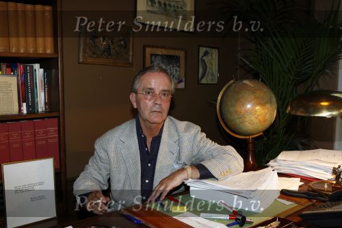 Utrecht 23 mei 2007
Advocaat Piet Doedens met sigaret op zijn kantoor.