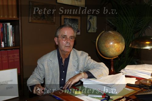 Utrecht 23 mei 2007
Advocaat Piet Doedens met sigaret op zijn kantoor.