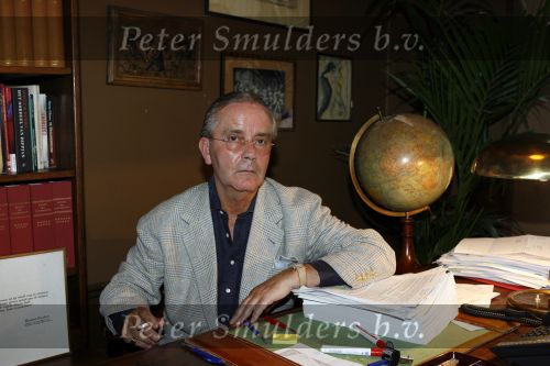 Utrecht 23 mei 2007
Advocaat Piet Doedens met sigaret op zijn kantoor.