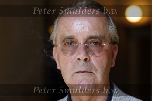 Utrecht 23 mei 2007
Advocaat Piet Doedens met sigaret op zijn kantoor.