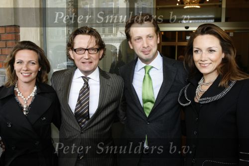 Amsterdam 12 mei 2007
Bijeenkomst in de stads schouwburg van amsterdam met Prinses Margriet Pieter v Vollenhoven Prins Maurits Prinses Marlene Prins Bernhard Jr en Prinses Annette Prins Floris en Prinses Aimee Prins Pieter Christiaan en  Prinses Anita Prins Constantijn en Prinses Laurentien. Burgmeester Job Cohen ontvangt ze.