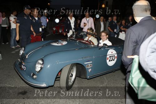 Brescia 17 mei 2007
State of art is sponsor van de mille miglia. Prins Bernhard jr en Chris Zegers rijden mee in een porsche speedster.