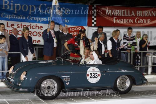 Brescia 17 mei 2007
State of art is sponsor van de mille miglia. Prins Bernhard jr en Chris Zegers rijden mee in een porsche speedster.