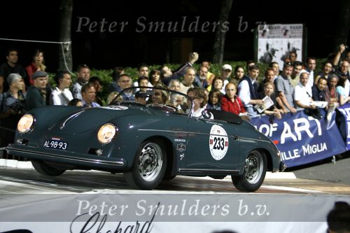 Brescia 17 mei 2007
State of art is sponsor van de mille miglia. Prins Bernhard jr en Chris Zegers rijden mee in een porsche speedster.