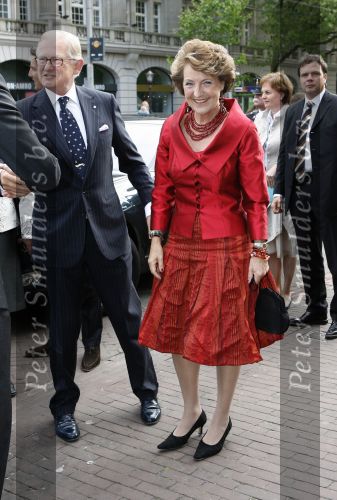 Amsterdam 12 mei 2007
Bijeenkomst in de stads schouwburg van amsterdam met Prinses Margriet Pieter v Vollenhoven Prins Maurits Prinses Marlene Prins Bernhard Jr en Prinses Annette Prins Floris en Prinses Aimee Prins Pieter Christiaan en  Prinses Anita Prins Constantijn en Prinses Laurentien. Burgmeester Job Cohen ontvangt ze.