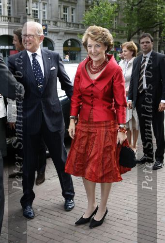 Amsterdam 12 mei 2007
Bijeenkomst in de stads schouwburg van amsterdam met Prinses Margriet Pieter v Vollenhoven Prins Maurits Prinses Marlene Prins Bernhard Jr en Prinses Annette Prins Floris en Prinses Aimee Prins Pieter Christiaan en  Prinses Anita Prins Constantijn en Prinses Laurentien. Burgmeester Job Cohen ontvangt ze.