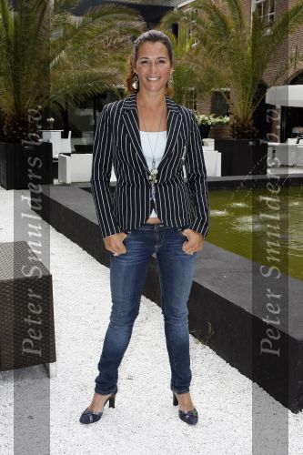 Naarden 21 mei 2007
Presentatie boek Supermom\'s stijlgids van Vivian Ewbank Reijs in het Arsenaal. Quinty Trustfull