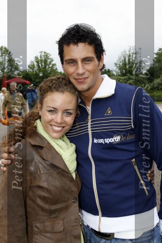 Kaatsheuvel 17 juni 2007
Bn ers in de efteling. Remco Bastiaanse met vriendin