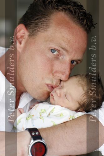 Capelle aan de Ijssel 12 juni 2007
Rob Geus met zijn vrouw en hun baby / dochter Esmee.