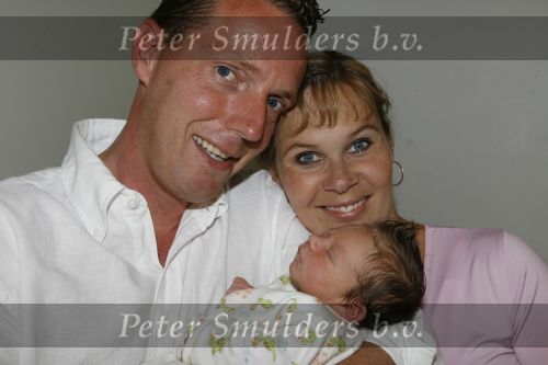 Capelle aan de Ijssel 12 juni 2007
Rob Geus met zijn vrouw en hun baby / dochter Esmee.