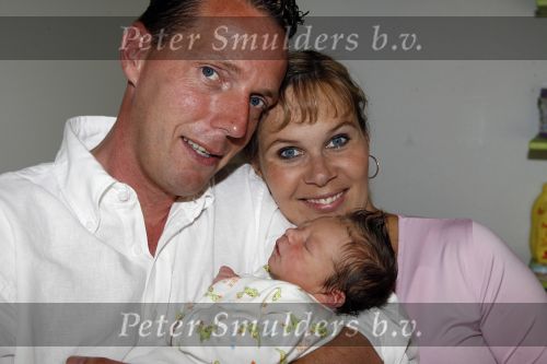 Capelle aan de Ijssel 12 juni 2007
Rob Geus met zijn vrouw en hun baby / dochter Esmee.