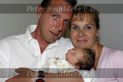 Capelle aan de Ijssel 12 juni 2007
Rob Geus met zijn vrouw en hun baby / dochter Esmee.
