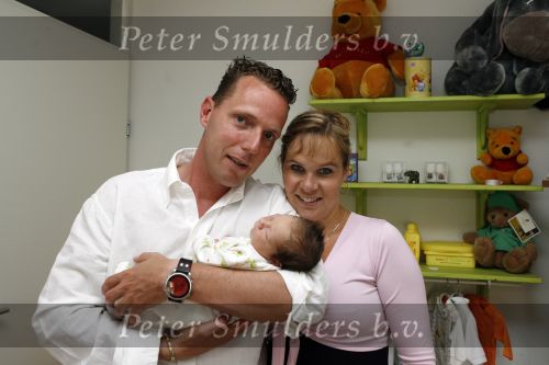 Capelle aan de Ijssel 12 juni 2007
Rob Geus met zijn vrouw en hun baby / dochter Esmee.