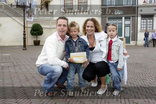 Kaatsheuvel 17 juni 2007
Bn ers in de efteling. Rob Geus met zusje en neefje en nichtje