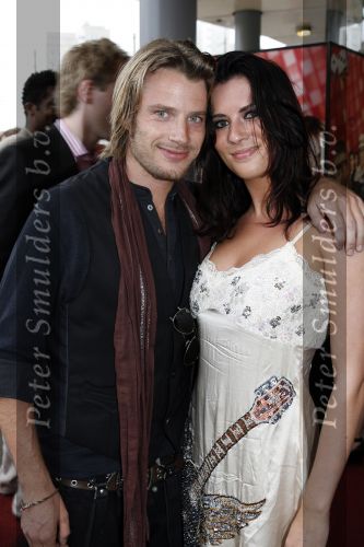 Scheveningen 12 juni 2007
Premiere Ocean 13 in pathe scheveningen. Robin Idols met vriendin