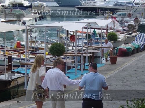 14 Juni 2007
Rod Stewart met zijn huidge vrouw Penny Lancaster, enkele dagen voordat hij met haar ging trouwen in de haven van Santa Margharita Ligure.
Foto Marja Hanssen