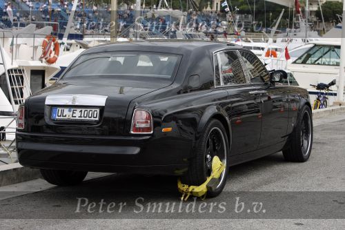 Monaco 26 mei 2006
Grand Pix van Monaco. Rolls Royce met wielklem
Peter Smulders bv