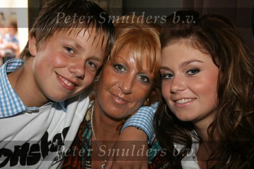 Tilburg, 12 Juni 2007
TROS Zomertoer op de Heuvel
Roxeanne Hazes met haar broer Andre Hazes Jr. en Rachel Hazel