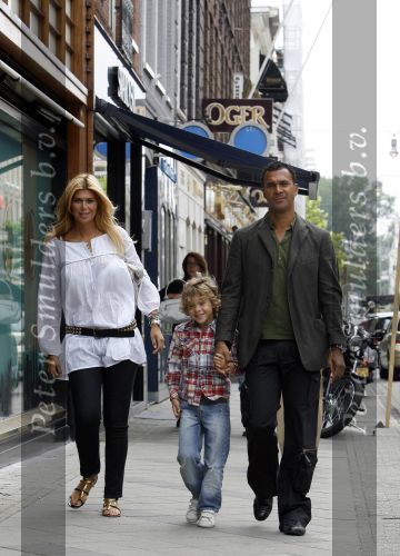 Amsterdam 6 juni 2007
Rud Gullit met Estelle en Maxim op de pc hooftstraat.