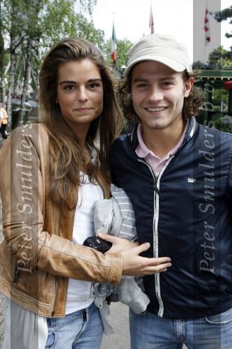 Kaatsheuvel 16 juni 2007
Sascha Visser met zijn nieuwe vriendinl in de efteling.
