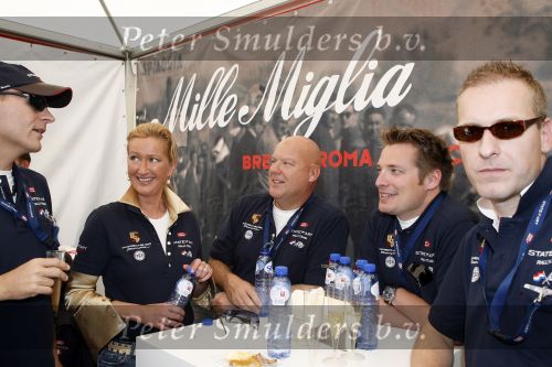 Brescia 17 mei 2007
Start van de 80e mille miglia. State of art is daar een van de sponsors.  Sebastiaan Bleekemolen en Gaston Starreveld met zijn vrouw
