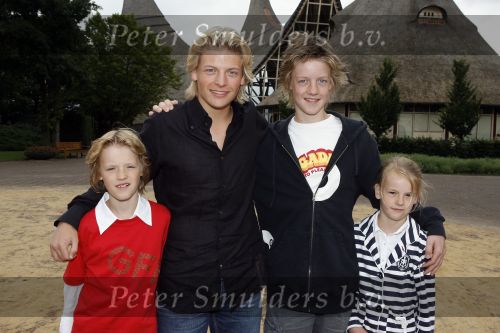 Kaatsheuvel 17 juni 2007
Bn ers in de efteling. Thomas Berge met broer?