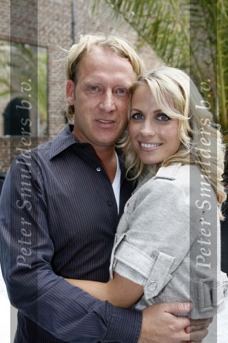Naarden 21 mei 2007
Presentatie boek Supermom\'s stijlgids van Vivian Ewbank Reijs in het Arsenaal. Vivian met Broer Marc Reijs