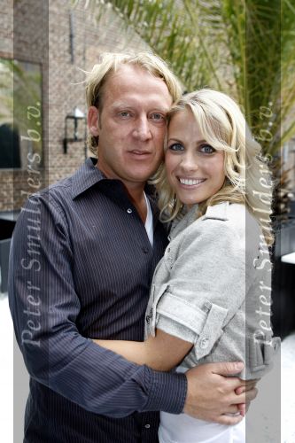 Naarden 21 mei 2007
Presentatie boek Supermom\'s stijlgids van Vivian Ewbank Reijs in het Arsenaal. Vivian met Broer Marc Reijs