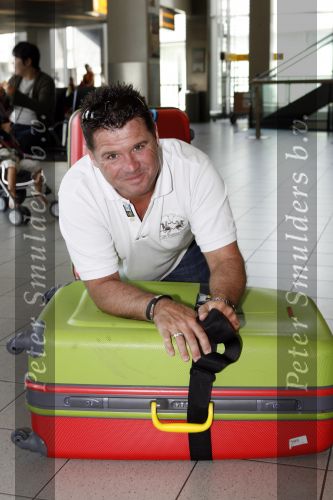 Schiphol 19 juni 2007
Wolter Kroes en zijn vrouw Tessa vertrekken vanaf Schiphol voor hun huwelijksreis naar Aruba.