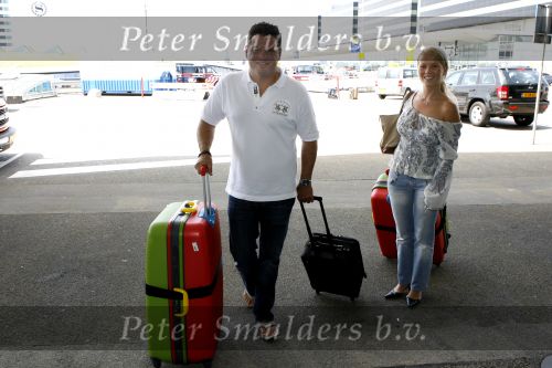 Schiphol 19 juni 2007
Wolter Kroes en zijn vrouw Tessa vertrekken vanaf Schiphol voor hun huwelijksreis naar Aruba.
