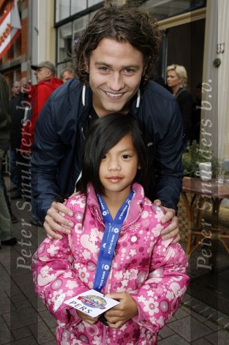 Amersfoort 29 mei 2007
Tros zomerfeest op plein in Amersfoort. Sacha Visser met Yara Riethoven