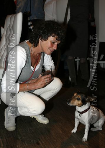 Amsterdam 15 mei 2007
Presentatie wijn van Ilja Gort in ijscafe. Yvonne Kroonenberg met hond