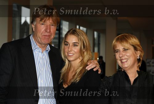 Tilburg, 20 Januari 2008
 Premiere FAME in de stadsschouwburg van Tilburg
Aad de Mos met zijn vrouw Gerarda de Mos en jongste dochter Esmee de Mos