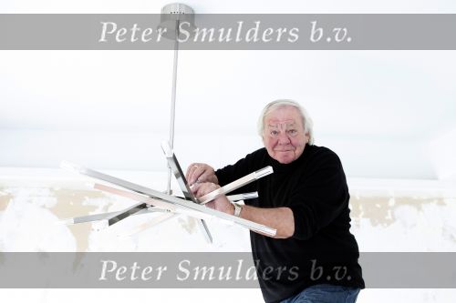Vlaardingen 2 april 2009
Aad v Toor aan het klussen in zijn nieuwe appartement.
Peter Smulders bv
