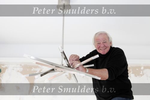 Vlaardingen 2 april 2009
Aad v Toor aan het klussen in zijn nieuwe appartement.
Peter Smulders bv